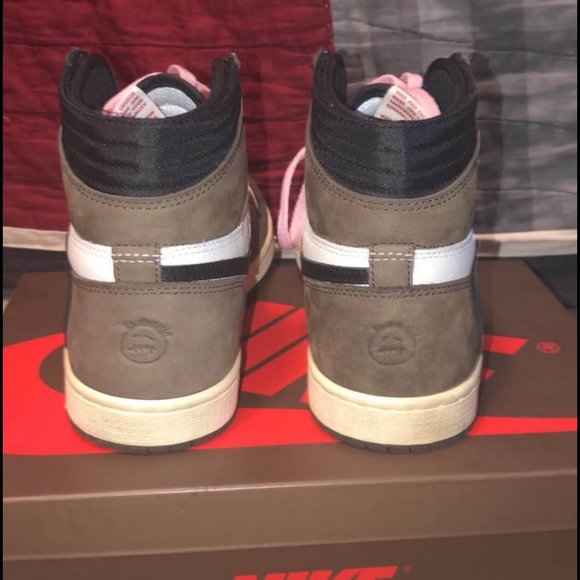 Travis Scott - Picture 4 of 6